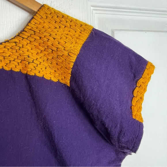 Handmade Embroidered Top - Picture 6 of 9